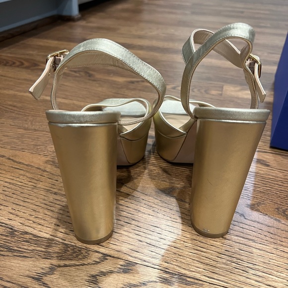 STUART WEITZMAN - RYDER 95 PLATFORM HEEL - GOLD - Picture 13 of 16